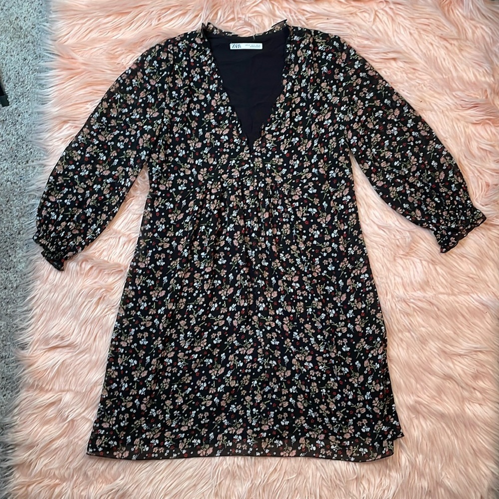 Zara Black Cuffed Sleeves V Neck Floral Dress Size XS‎